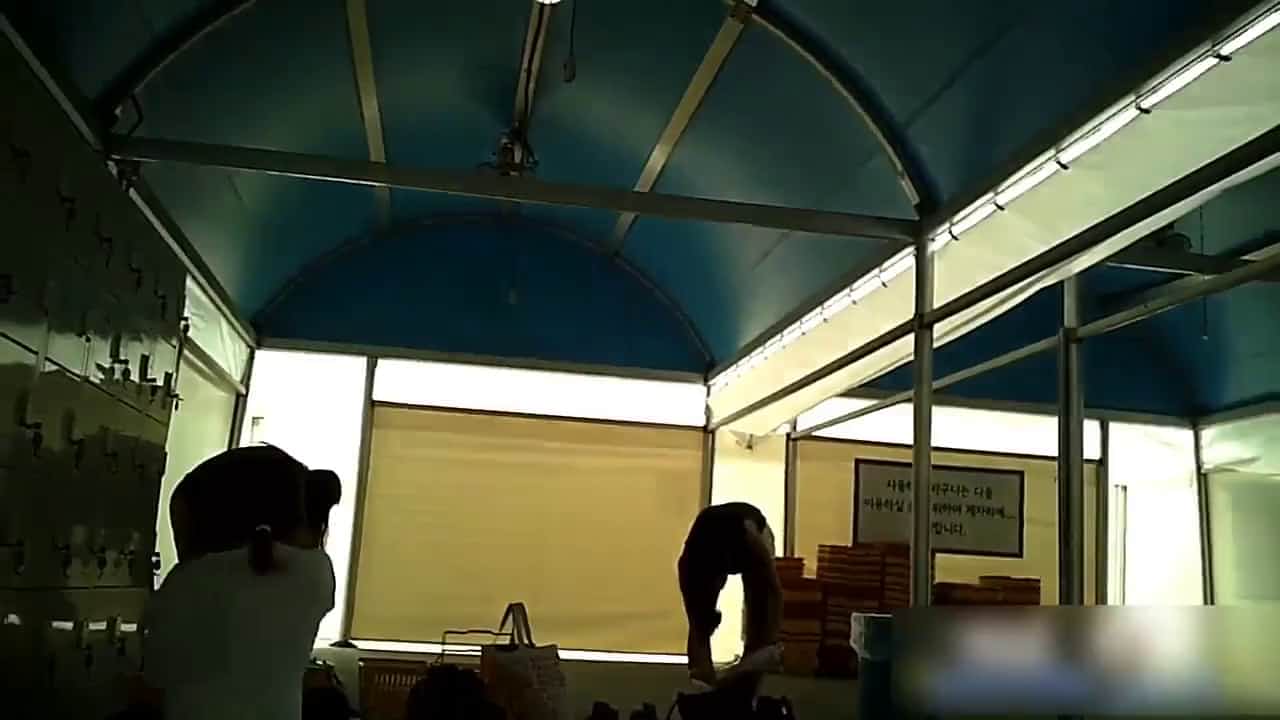 海濱浴場更衣間偷拍各式美女少婦沐浴更衣 雪白肌膚堅挺美乳看得讓人欲火焚身 720p高清原版