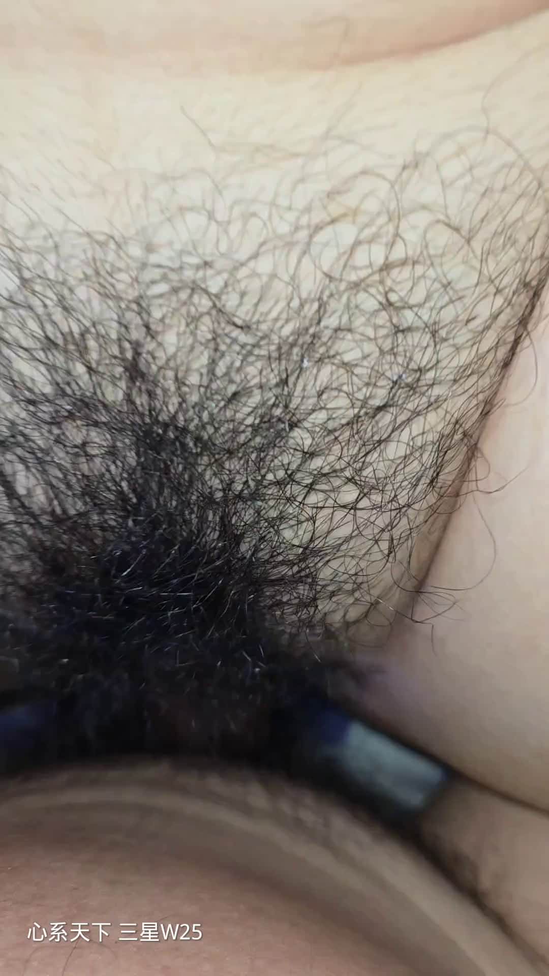 贵在真实，长春胖妞涵涵背着男朋友在家伺候干爹，口交内射样样精通，干爹搂着大屁股疯狂输出内射骚屄
