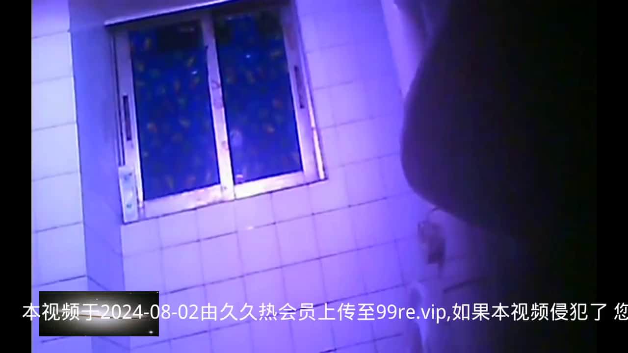 精品推薦 出租屋拍攝到的某師範學生妹衛生間洗澡更衣 雪白肌膚堅挺美乳絕對誘惑～720p高清