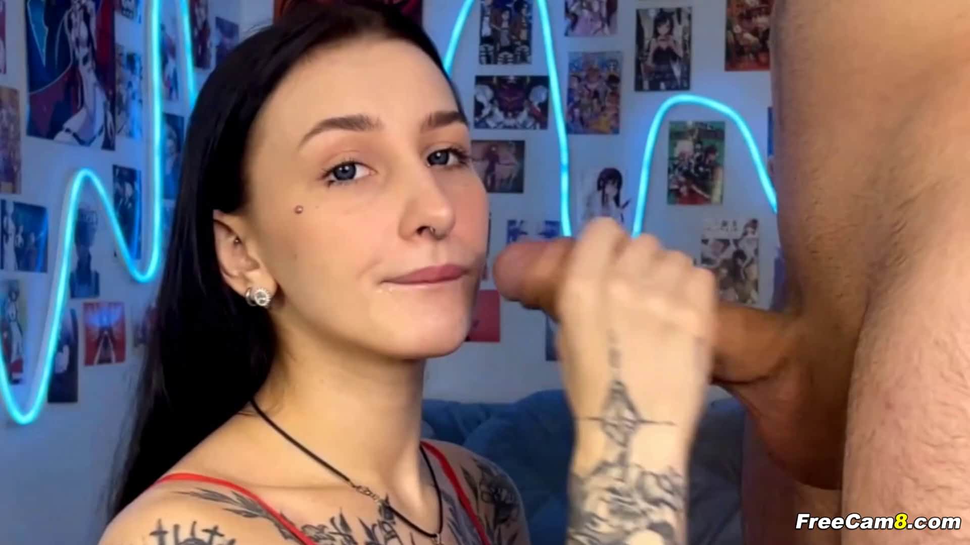 Tattooed woman sucks dick before getting ass fucked