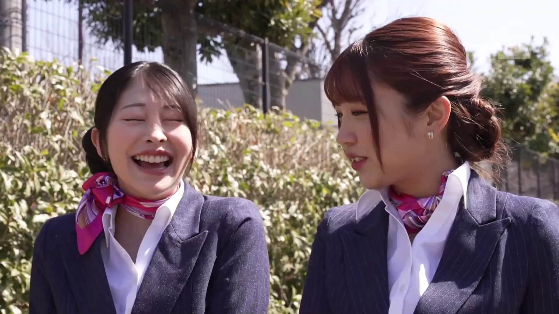  喝醉了的ca用美腳黑紧身裤夹击骑乘位出差不伦航班 木下ひまり 森日向子【破解】 - 1of5