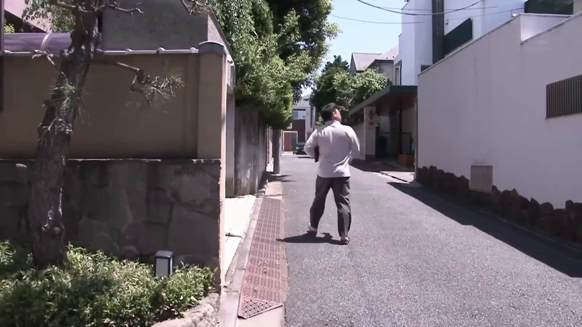 隣人に狙われた人妻 主人の寝ている横でヨガリ狂う 早乙女美々【破解】 - 3of5