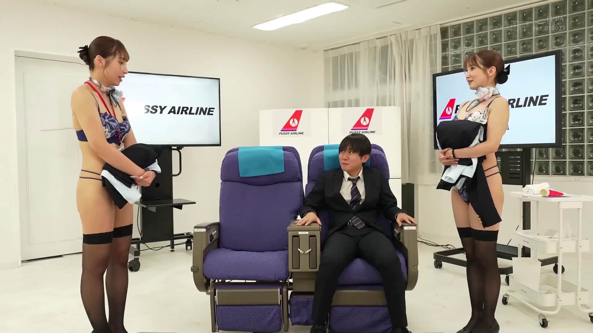 「制服・下着・全裸」でおもてなし またがりオマ○コ航空 sod女子社員 本多そらビジネスマナー講習便【破解】 - 4of5