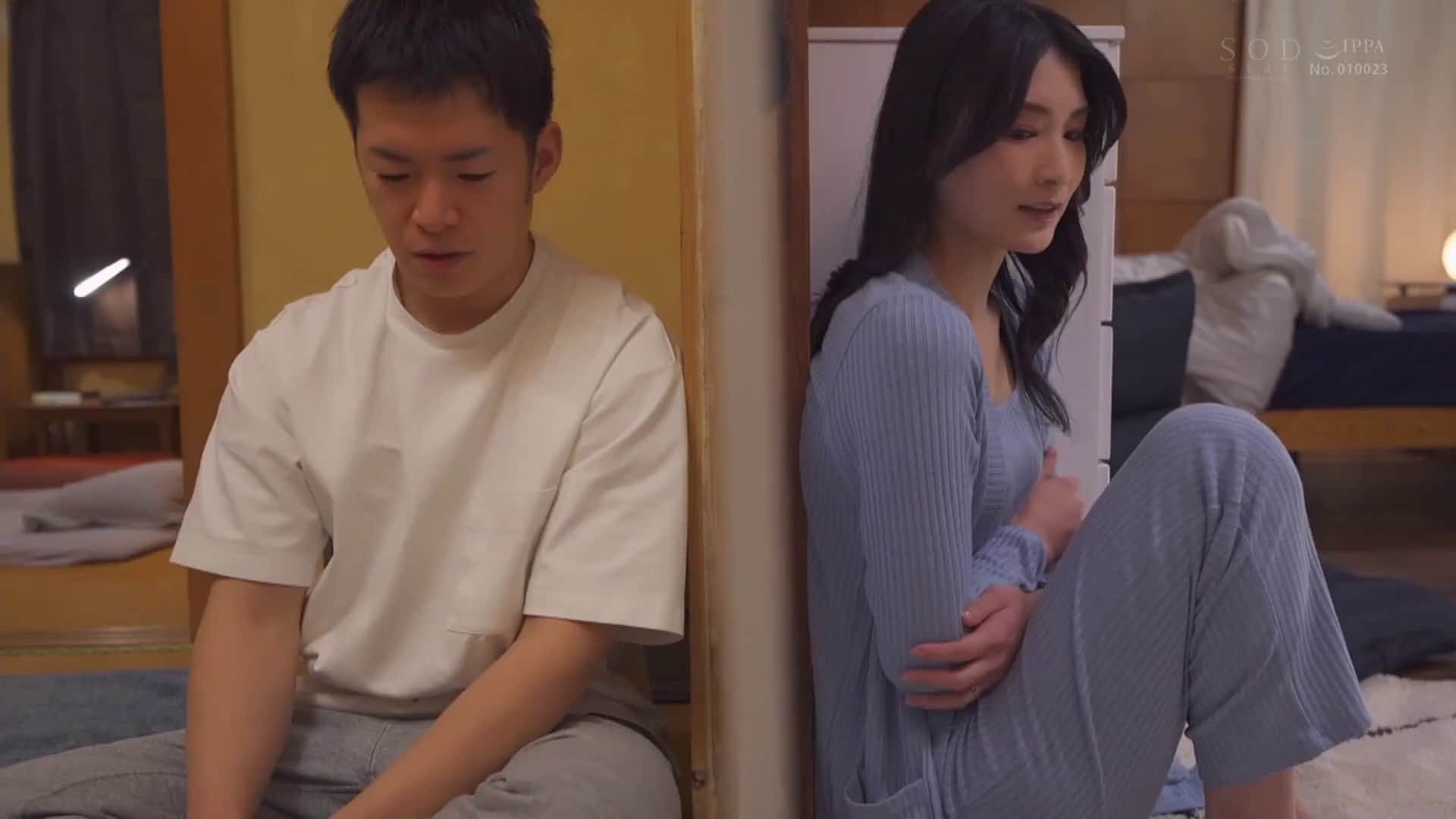  我隔壁的美女妻子欲求不满。隔着10cm壁孔不倫関係5日間。本庄鈴【破解】 - 1of5