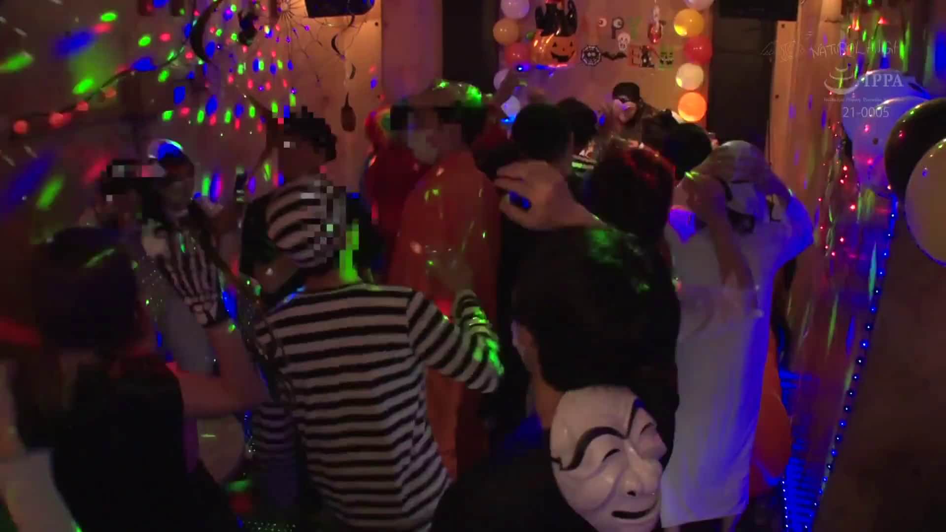  ハロウィン羞恥 敏感乳首いじりver. ミニスカナース - 1of5