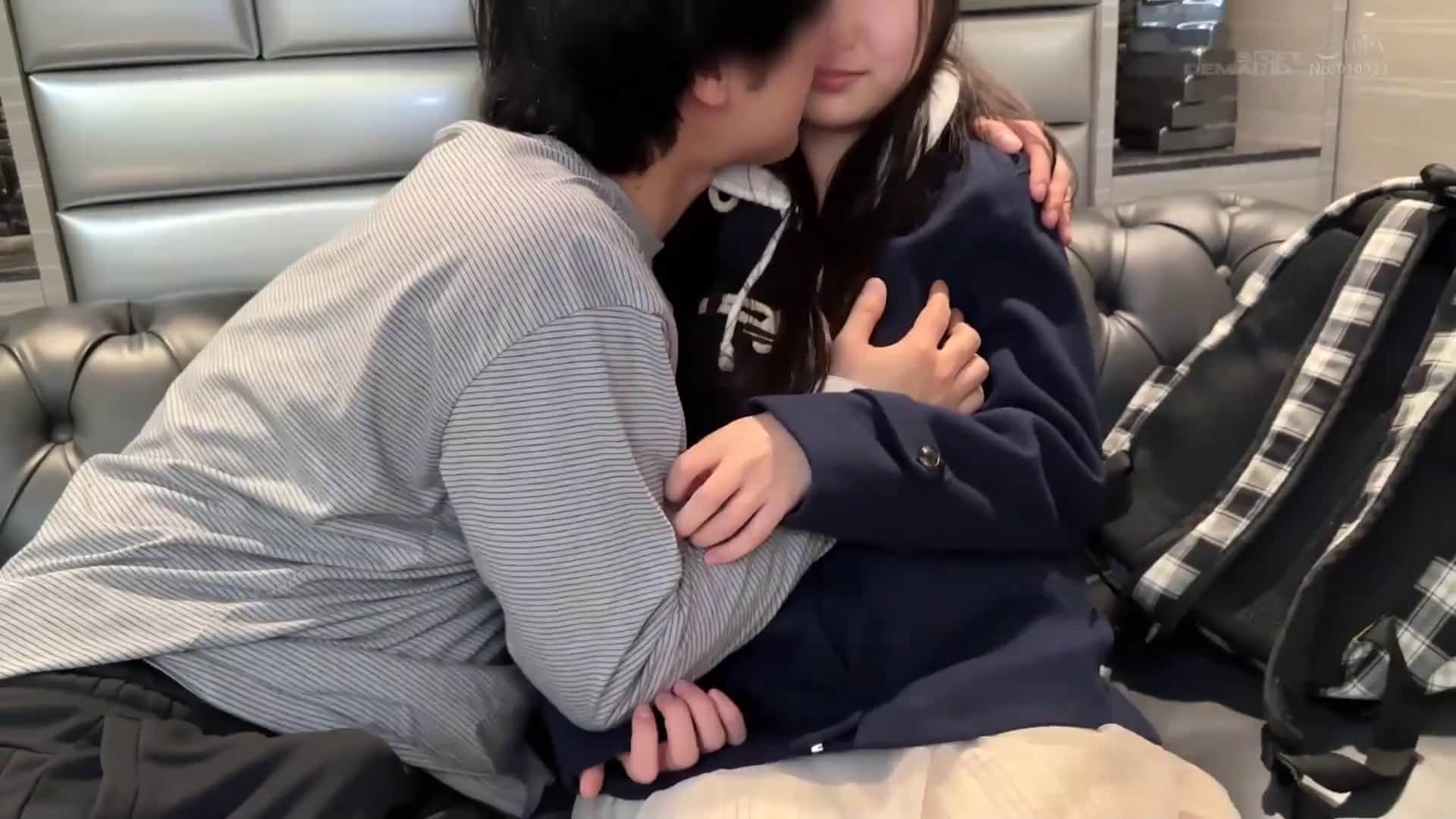  「大好きなキミが他の人と sex しているとこ、撮影させてよ」～クラスでは地味な僕と彼女の初めての av 撮影～ 葵井みずほ avdebut - 3of5