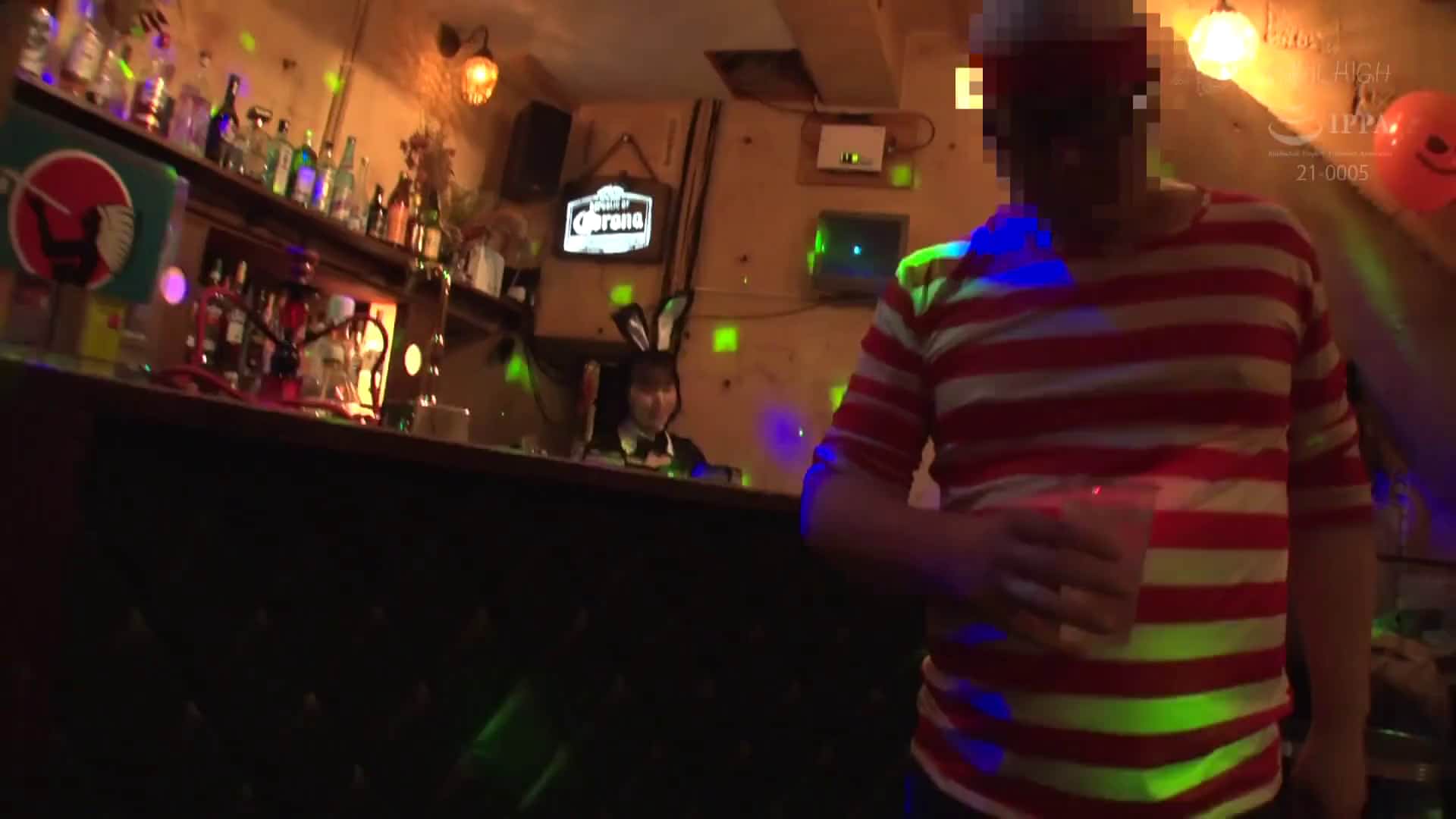  ハロウィン羞恥 敏感乳首いじりver. メイドバニー - 1of5