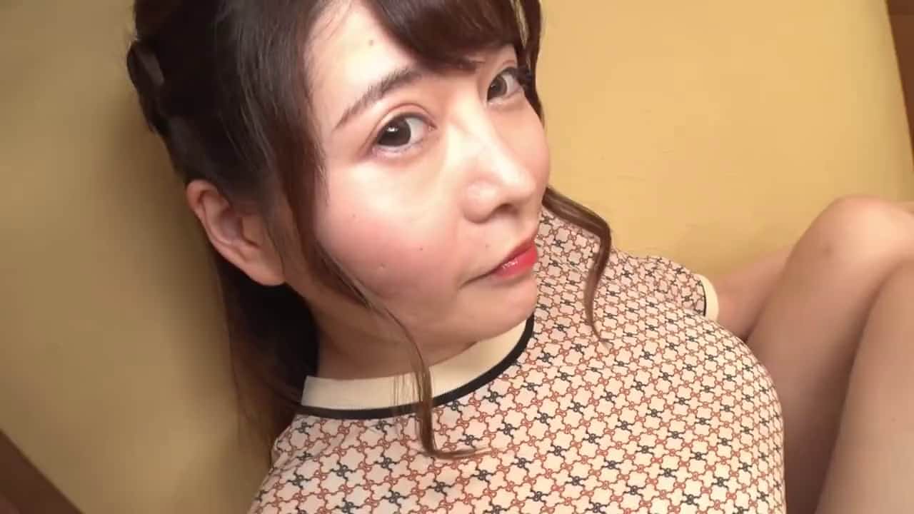 極射 小衣くるみ