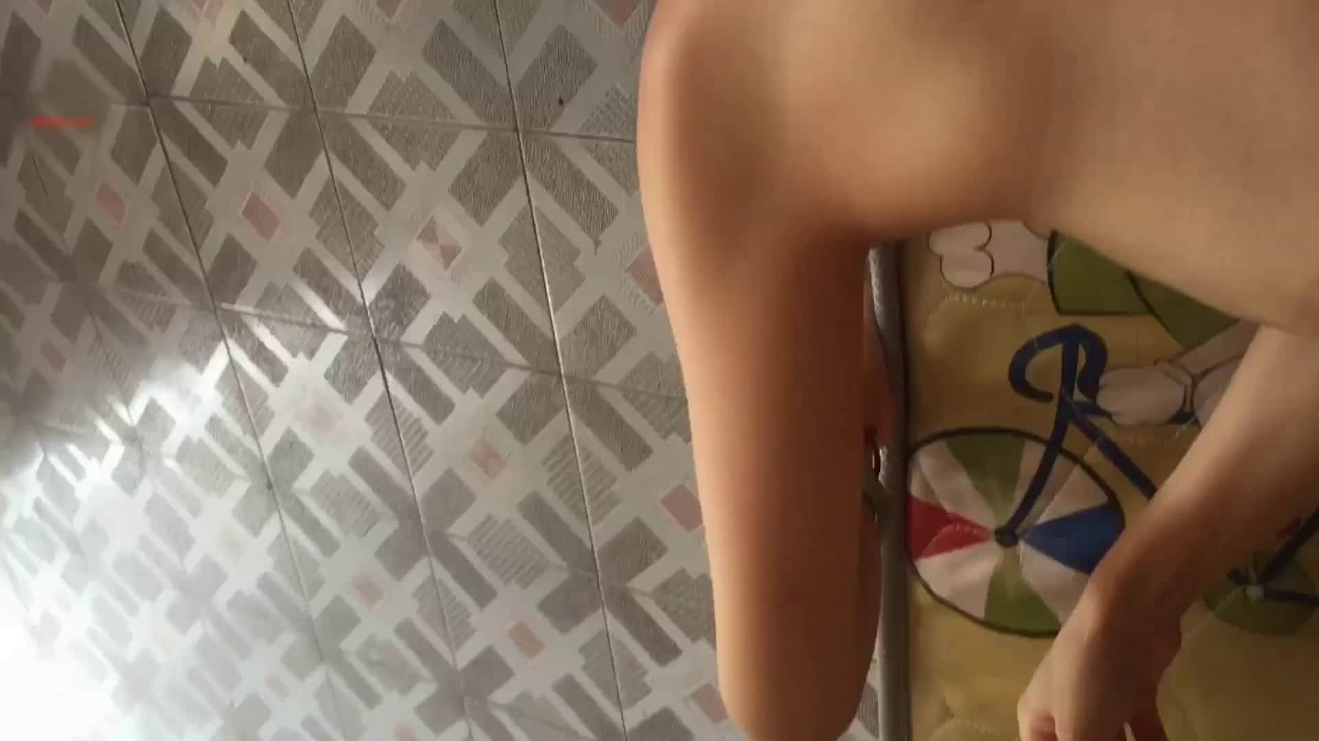 少婦殺手酒店開房私會饑渴騷浪輕熟女情人 主動張開雙腿給操幹得浪叫連連 對白清晰