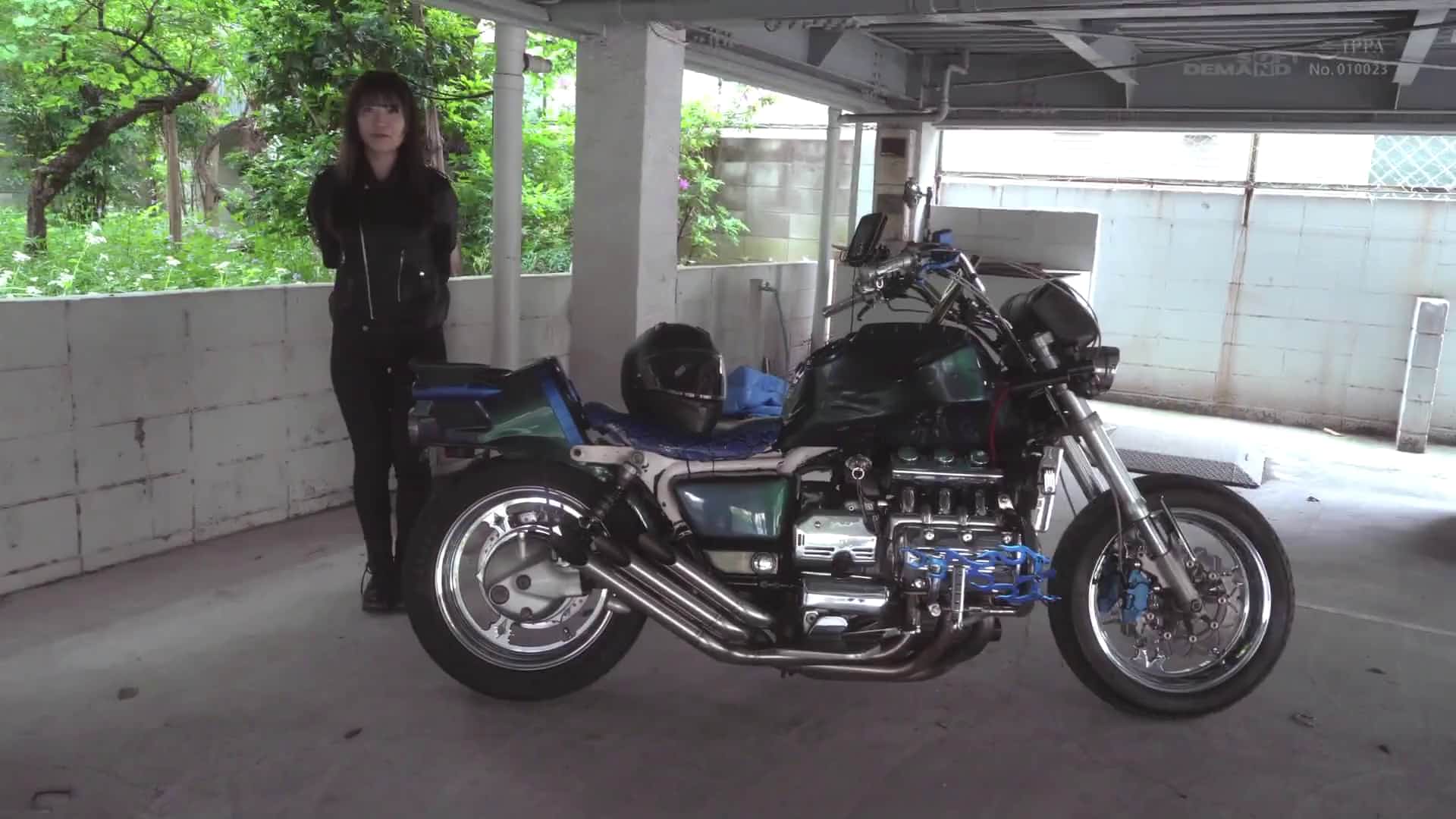  塗装屋ライダー 水城麗沙 20歳 avデビュー！ - 1of5