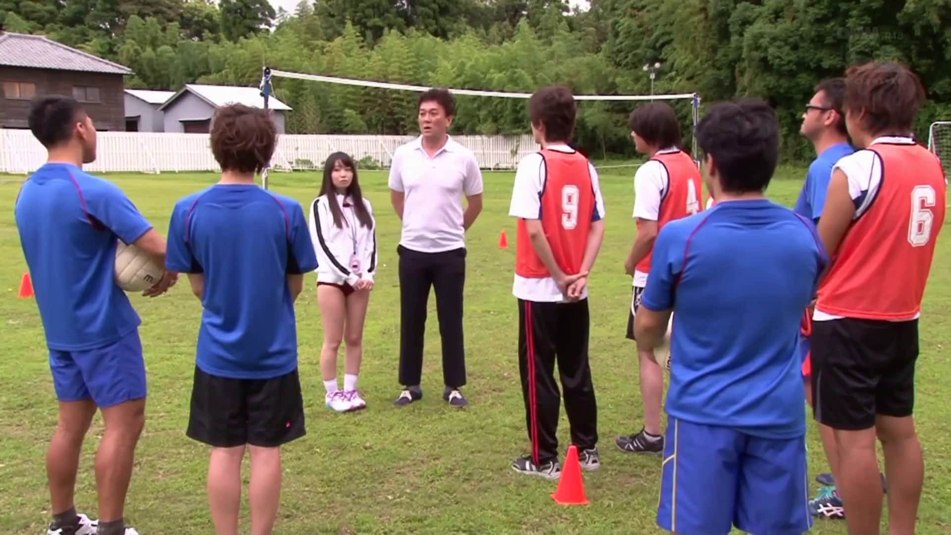  大柄なバレー部員達の性処理マネージャーは小柄で隠れ巨乳のいいなり娘。 あいか 149cm【破解】 - 3of5