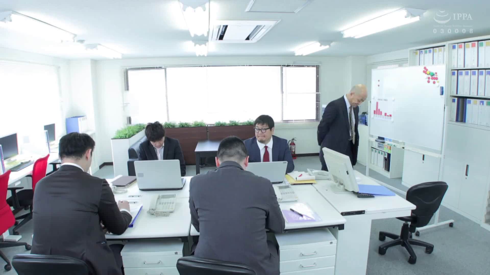  毎日上司にいびられているボクは、上司の嫁を性のはけ口にする事で優越感に浸ります… 美咲かんな - 2of5