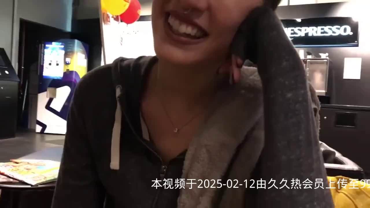 精品推薦 長得像名模maggieq的香港火辣混血妹子健身俱樂部廁所和大屌洋老外激情啪啪 口爆顏射吃精 720p高清