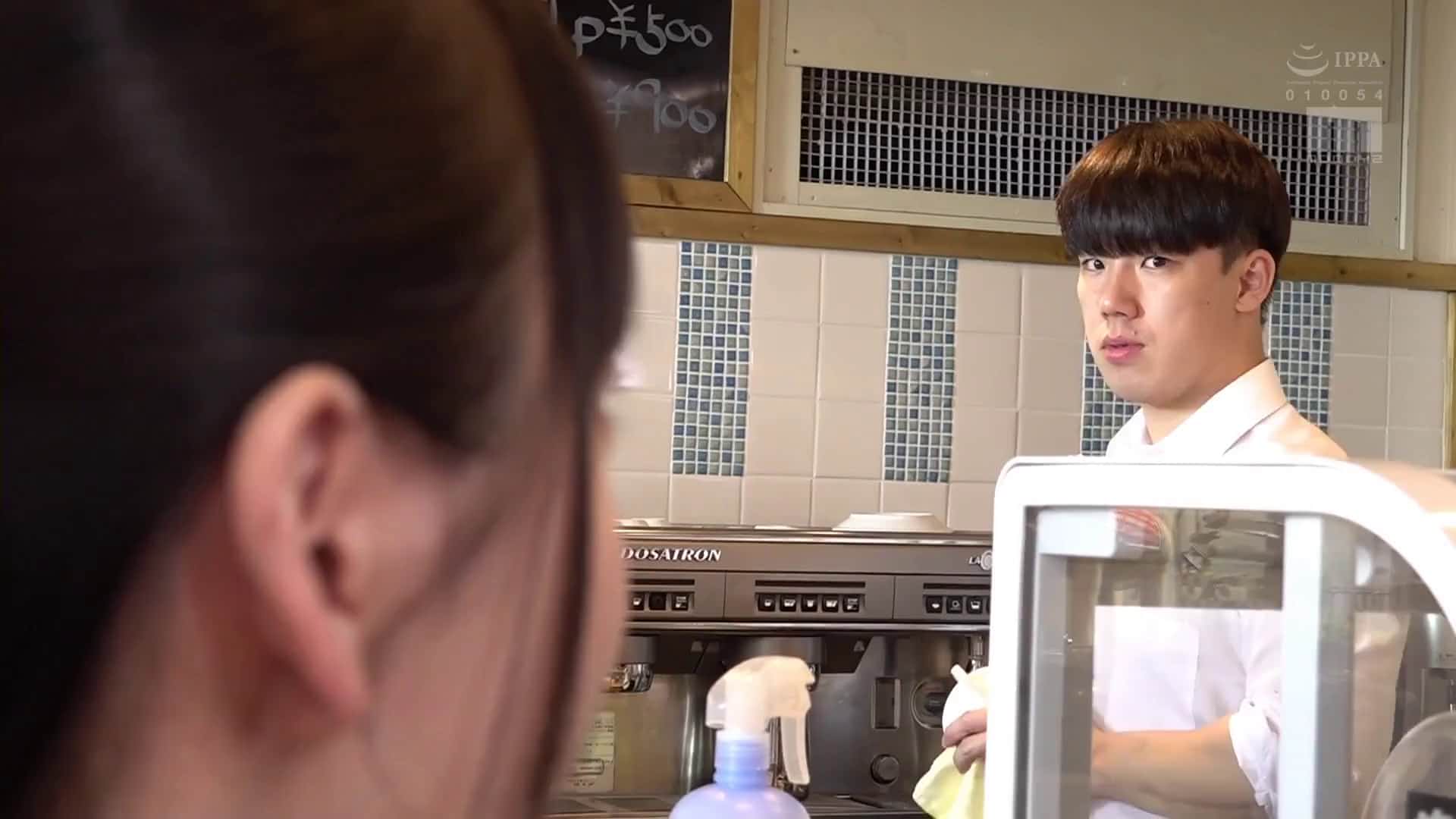  時短営業で暇になったバイト先の後輩が「逆痴●されたい？」と小悪魔な囁き。もう射精してるのにチ○ポ奴●にされた僕 七沢みあ【破解】 - 3of5