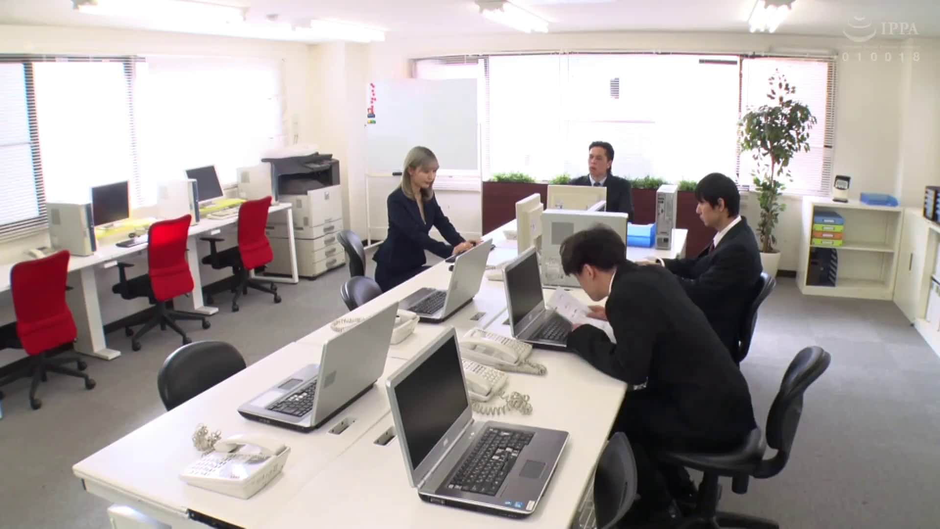  性欲癡女ol最高の美腳 百永さりな【破解】 - 1of5