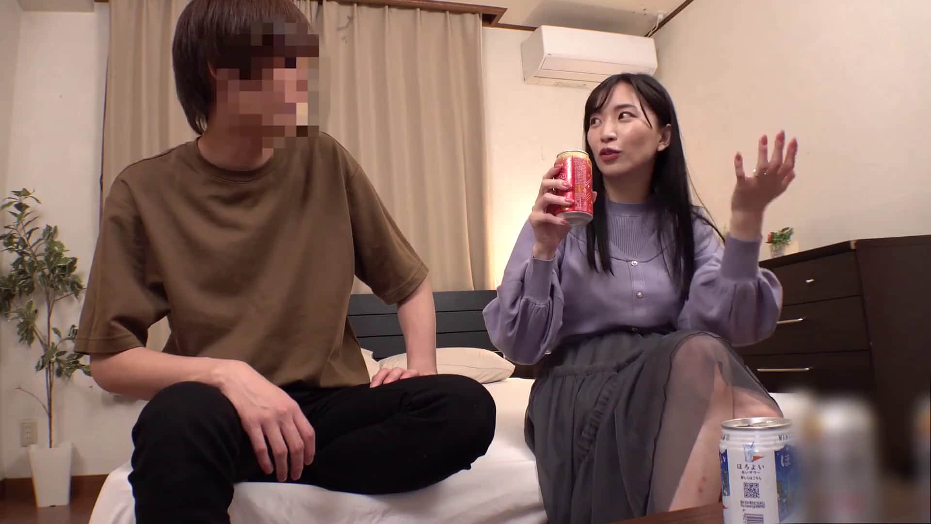  【剛毛セクシーボディ】スレンダーgカップアラサー人妻 同窓会で元カレと遭遇。 - 1of5