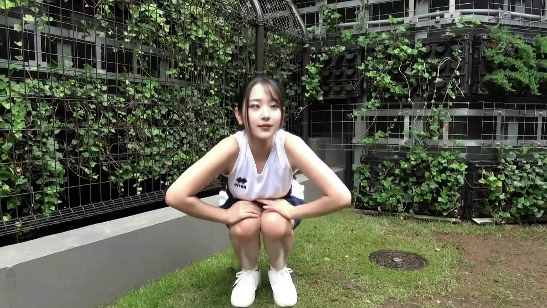  新人 剛毛アイドルai 国体まで行くほどバドミントン一筋の圧倒的カワイイ18歳。初めてのえっちでイキまくりavデビュー 本望きらり - 1of5
