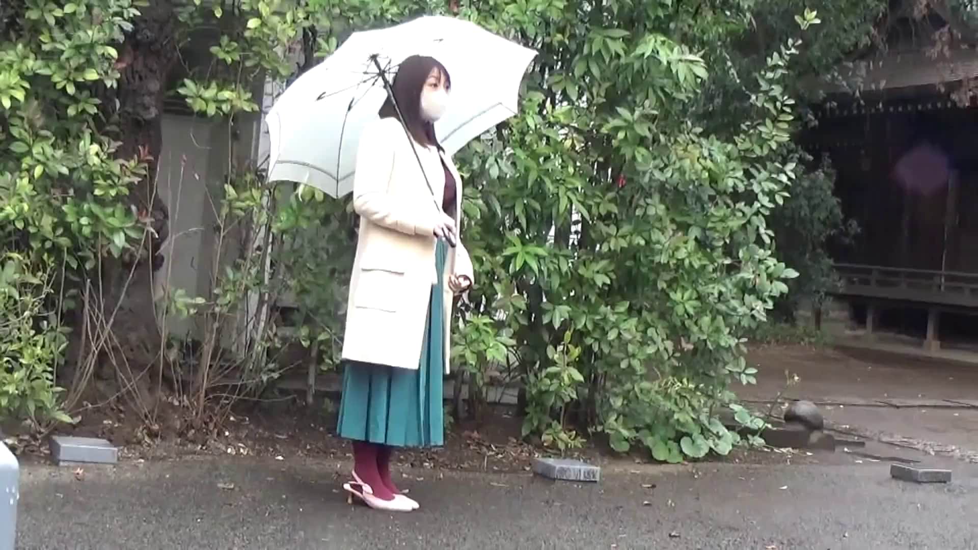  マスクは絶対外しません！！カラダ晒してマスクを外さない素人マ○コ - 1of5