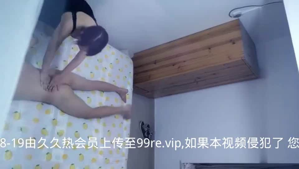 趴窗偸拍集體公寓隔壁房年輕情侶啪啪過性生活 妹子身材不錯很騷 快射的時候主動張嘴讓射嘴裏 露臉高清