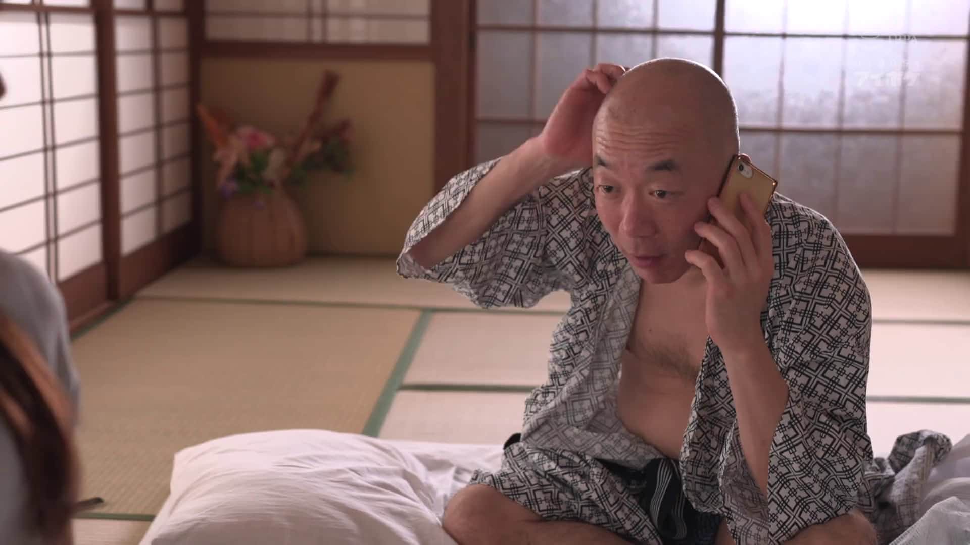  死ぬほど大嫌いな上司と出張先の温泉旅館でまさかの相部屋に… 醜い絶倫おやじに何度も何度もイカされてしまった私。 北岡果林 - 4of5