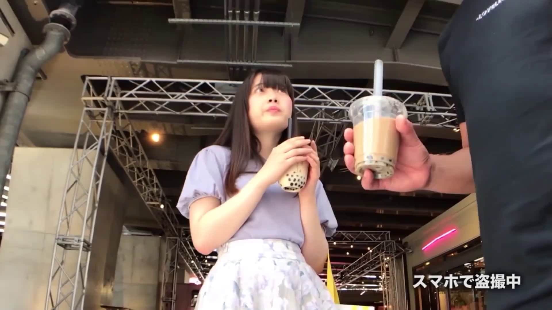  淫乱覚醒素人！老舗タピオカ店から出てきた女の子をナンパしてnewタピオカ飲ませてhyper sex！！ - 2of5