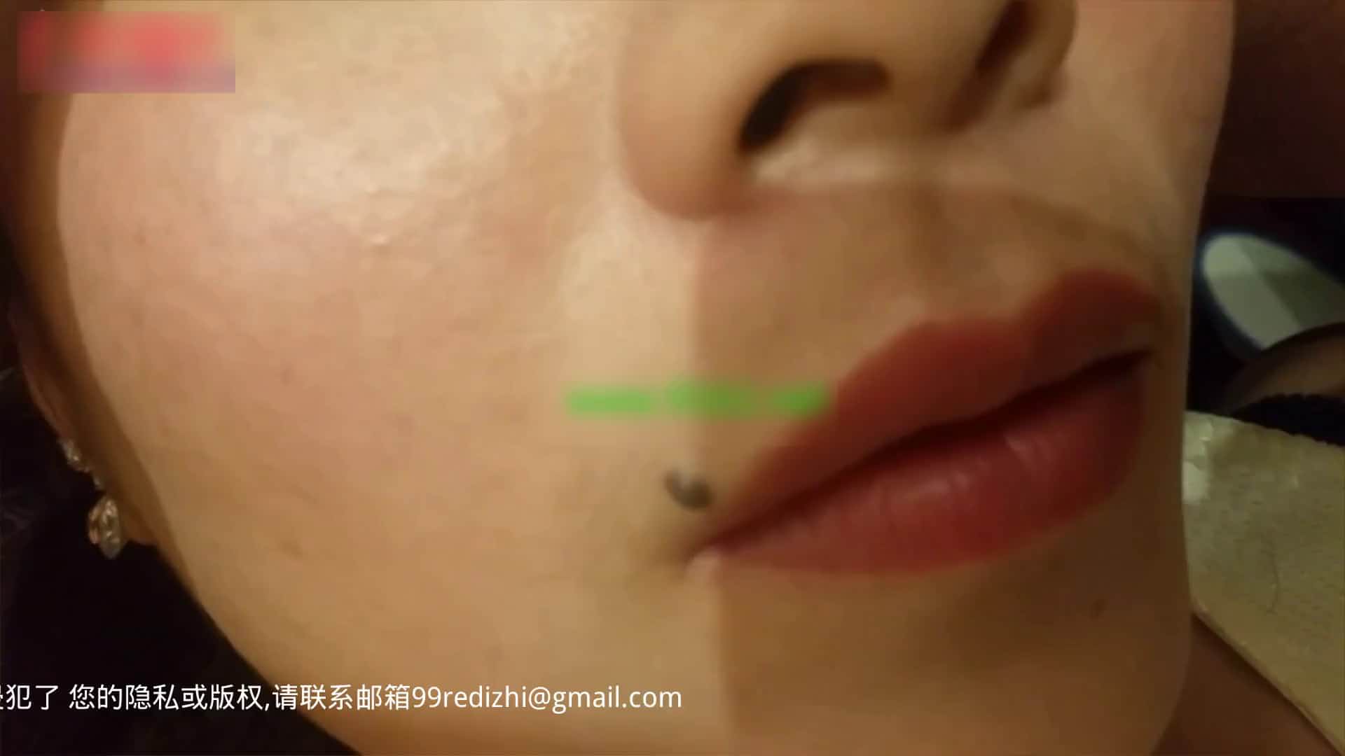 為了拉業務美女老板娘親自陪酒被灌醉帶入酒店任意玩弄 摸奶摳穴淫水溢出貌似被玩多得黑了～1080p高清