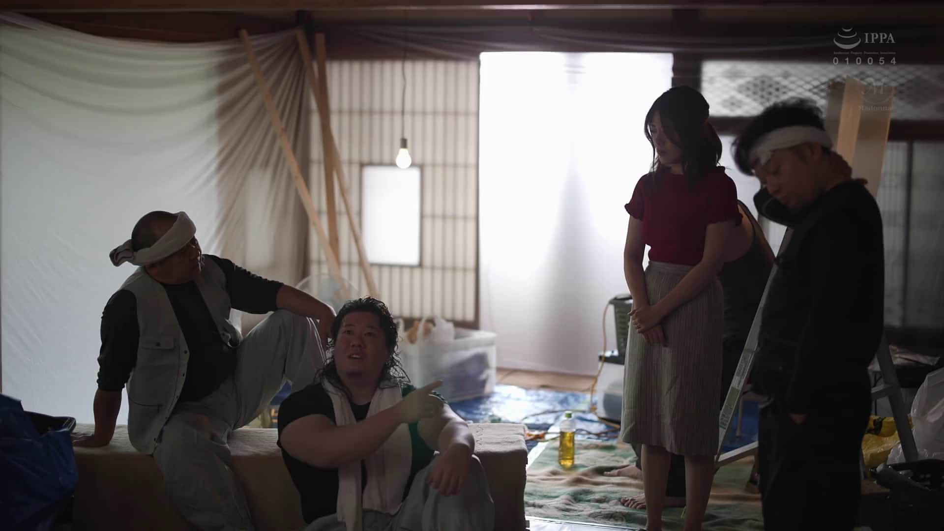 夫婦で長年夢見ていた、田舎のマイホーム生活が始まるはずだったのに… - 1of5