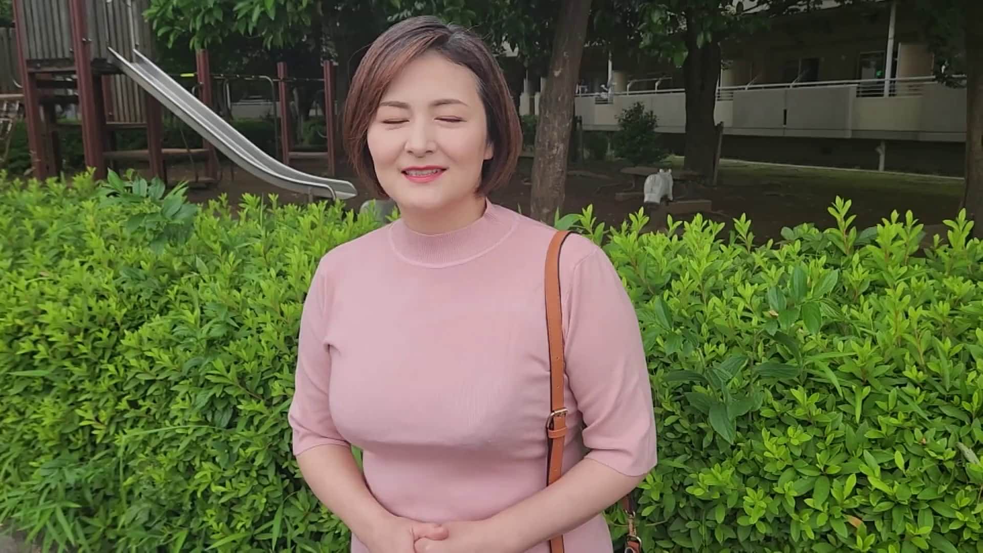  五十路霜降り肉妻 初撮り 彩乃さん（52歳） - 1of5